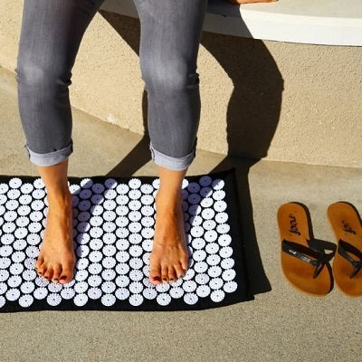 Tapis Acupression avec Coussin - Fitnesszen bien-ĂȘtre au quotidien